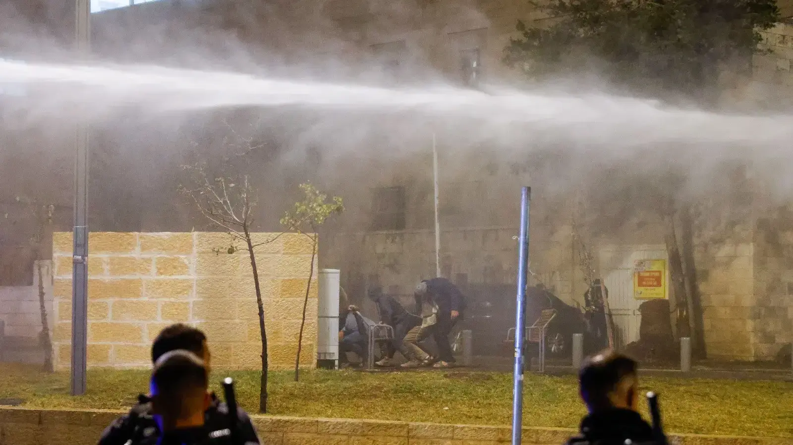מחאה נגד מותו של אהוביה סנדק סמוך לגשר המיתרים בירושלים 11 בנובבמר 2021 מחאה נגד מותו של אהוביה סנדק סמוך לגשר המיתרים בירושלים 11 בנובבמר 2021