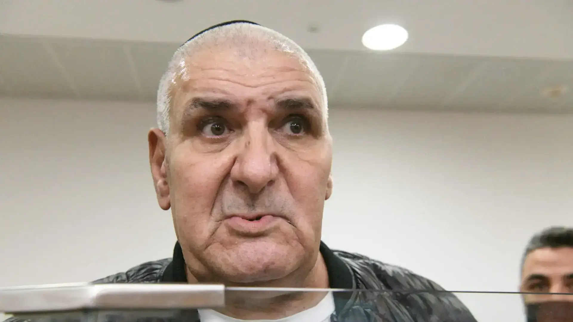 ישראל אוזיפה על ספסל הנאשמים בהכרעת דין בפרשה 512 16 בנובמבר 2021 ישראל אוזיפה על ספסל הנאשמים בהכרעת דין בפרשה 512 16 בנובמבר 2021