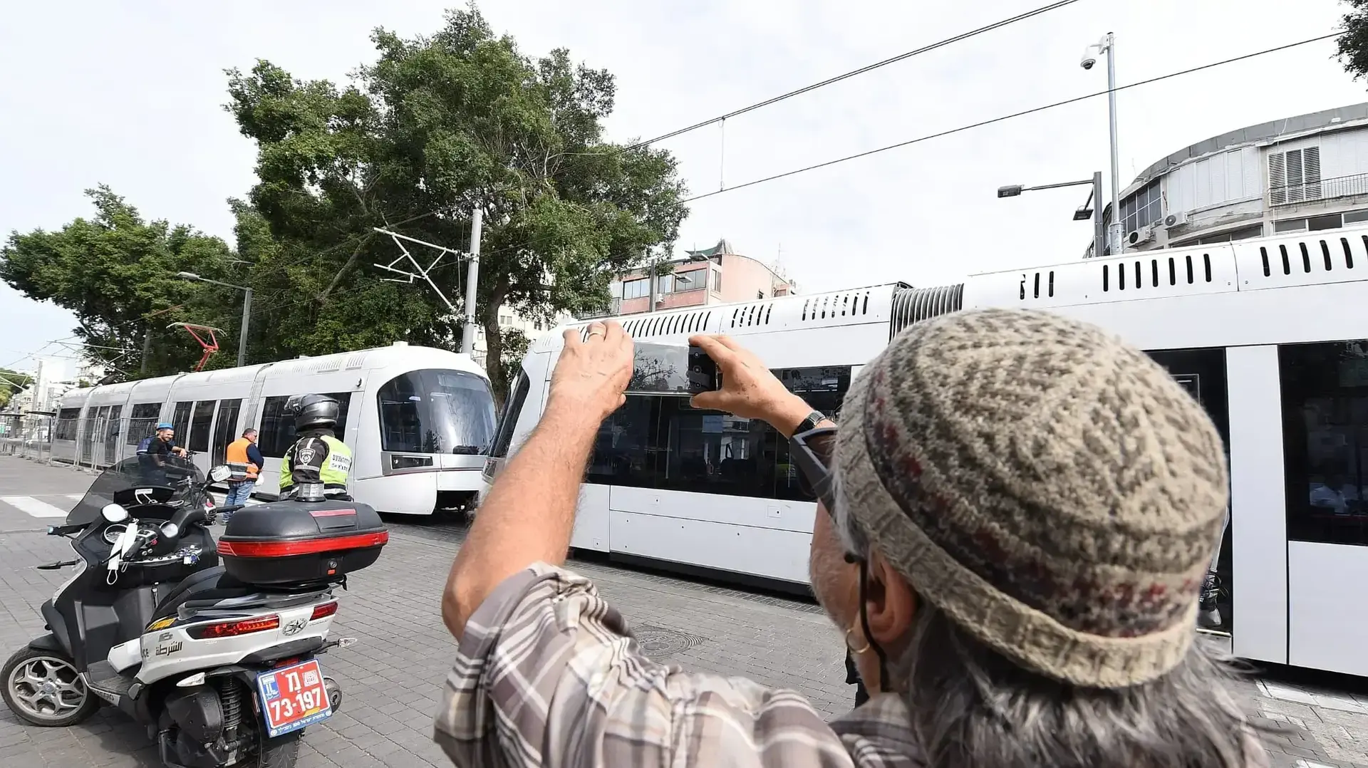 נסיעה בקו האדום של הרכבת הקלה 22 בנובמבר 2021 נסיעה בקו האדום של הרכבת הקלה 22 בנובמבר 2021