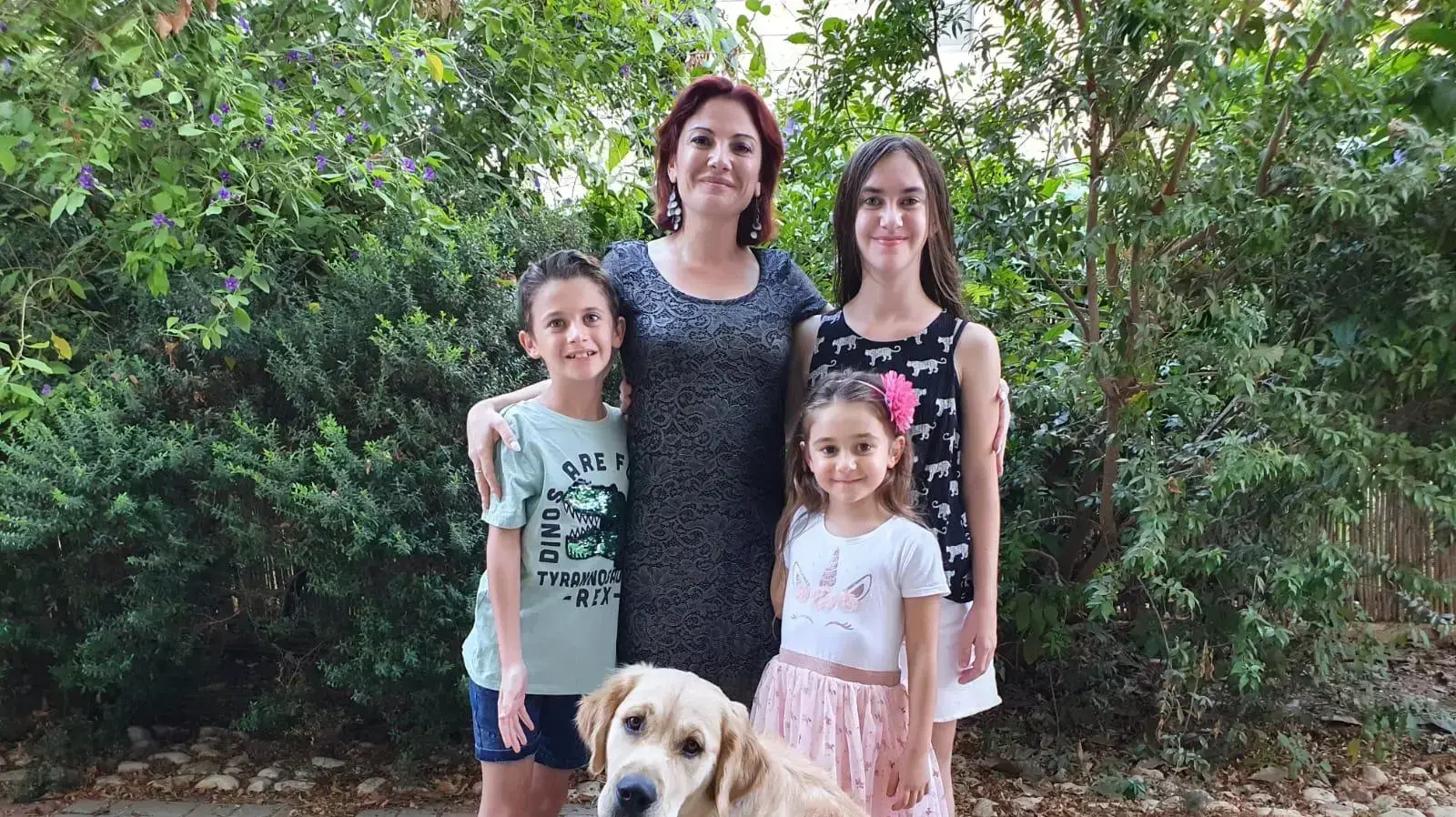 משפחת קונו שילדיה הקטנים מתחסנים משפחת קונו שילדיה הקטנים מתחסנים