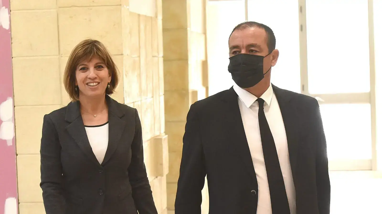 עו"ד ז'ק חן ועו"ד מיכל רוזן עוזר בדיון בתיק 4000, ביהמ"ש המחוזי ירושלים, 23 בנובמבר 2021 עו"ד ז'ק חן ועו"ד מיכל רוזן עוזר בדיון בתיק 4000, ביהמ"ש המחוזי ירושלים, 23 בנובמבר 2021