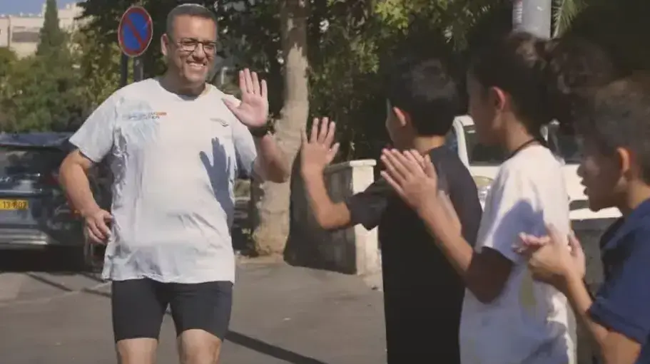 ראש עיריית ירושלים משה ליאון בסרטון ממרתון ירושלים ראש עיריית ירושלים משה ליאון בסרטון ממרתון ירושלים