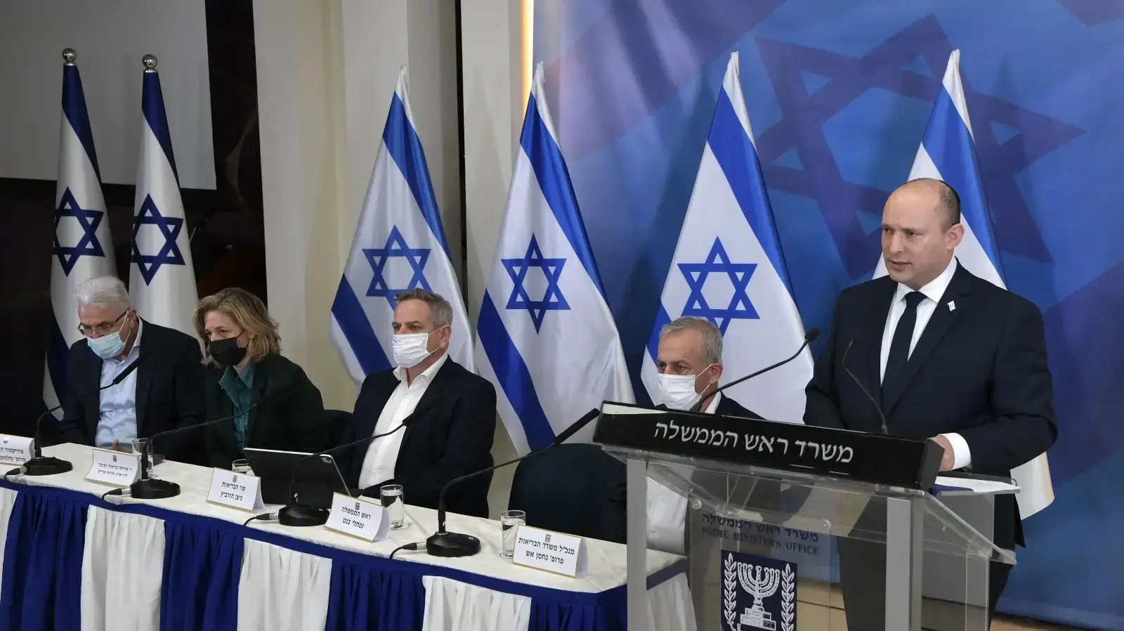 מסע"ת | ראש הממשלה, נפתלי בנט, שר הבריאות ניצן הורוביץ, וראש שירותי בריאות הציבור, שרון אלרעי פרייס אודות הוריאנט החדש. קריה, ת"א 26 בנובמבר 2021 מסע"ת | ראש הממשלה, נפתלי בנט, שר הבריאות ניצן הורוביץ, וראש שירותי בריאות הציבור, שרון אלרעי פרייס אודות הוריאנט החדש. קריה, ת"א 26 בנובמבר 2021