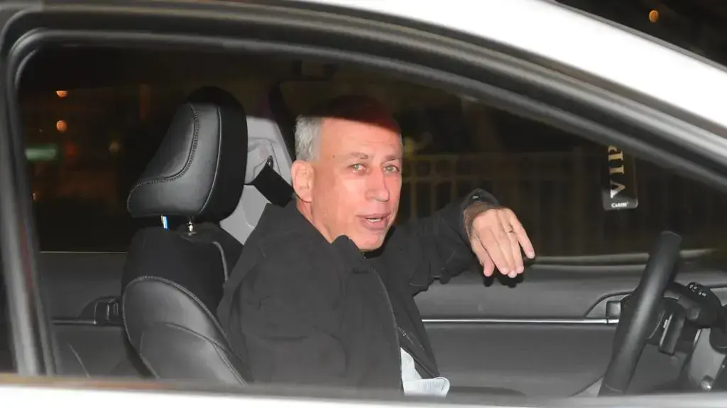 מנכ"ל משרד הבריאות הפרופסור נחמן אש מגיע לדיון קבינט הקורונה על הוריאנט הדרום אפריקני, 27 בנובמבר 2021 מנכ"ל משרד הבריאות הפרופסור נחמן אש מגיע לדיון קבינט הקורונה על הוריאנט הדרום אפריקני, 27 בנובמבר 2021