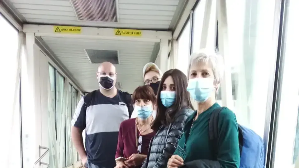 נוסעים יהודים מדרום אפריקה שטסו לישראל ביום חמישי, סורבו להכנס לארץ והוחזרו לדרום אפריקה במהלך השבת נוסעים יהודים מדרום אפריקה שטסו לישראל ביום חמישי, סורבו להכנס לארץ והוחזרו לדרום אפריקה במהלך השבת