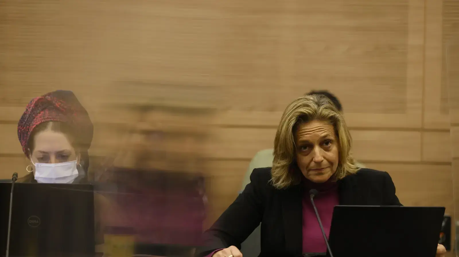 ראש שירותי בריאות הציבור ד"ר שרון אלרעי פרייס בדיון ועדת החוקה, 28 בנובמבר 2021 ראש שירותי בריאות הציבור ד"ר שרון אלרעי פרייס בדיון ועדת החוקה, 28 בנובמבר 2021