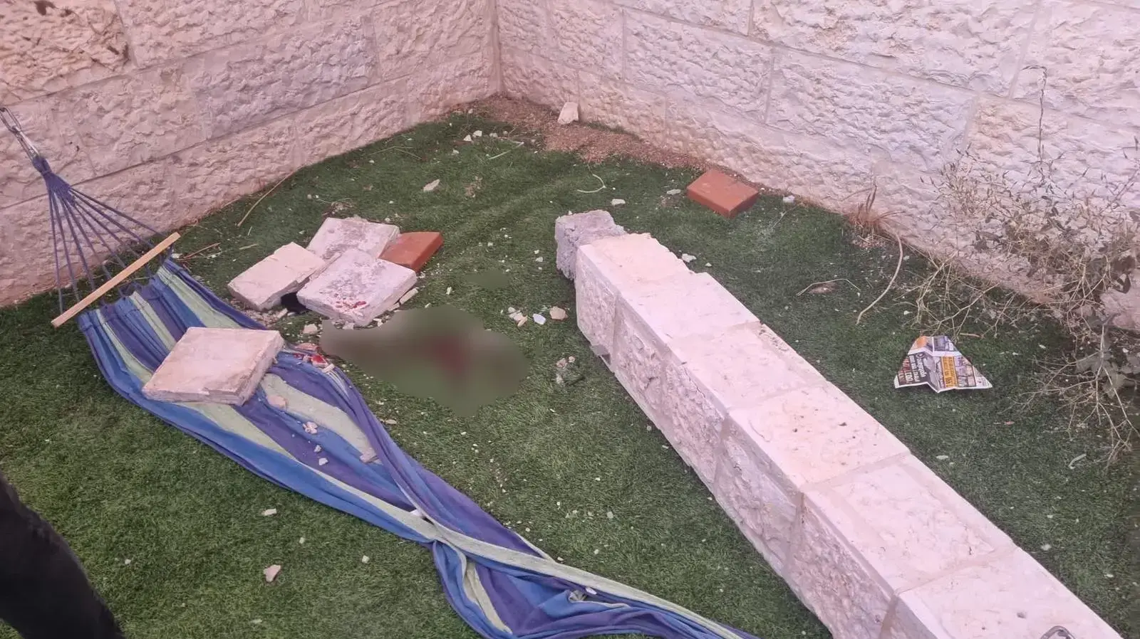 ילד בן 12 נפצע במצב קשה מעמוד שקרס בבית שמש 29 בנובמבר 2021 ילד בן 12 נפצע במצב קשה מעמוד שקרס בבית שמש 29 בנובמבר 2021