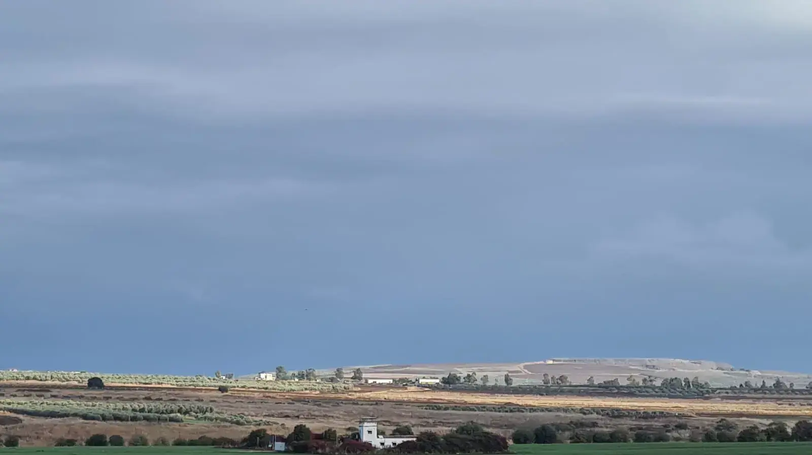 עננים בשמי בית קשת 1 בדצמבר 2021 עננים בשמי בית קשת 1 בדצמבר 2021