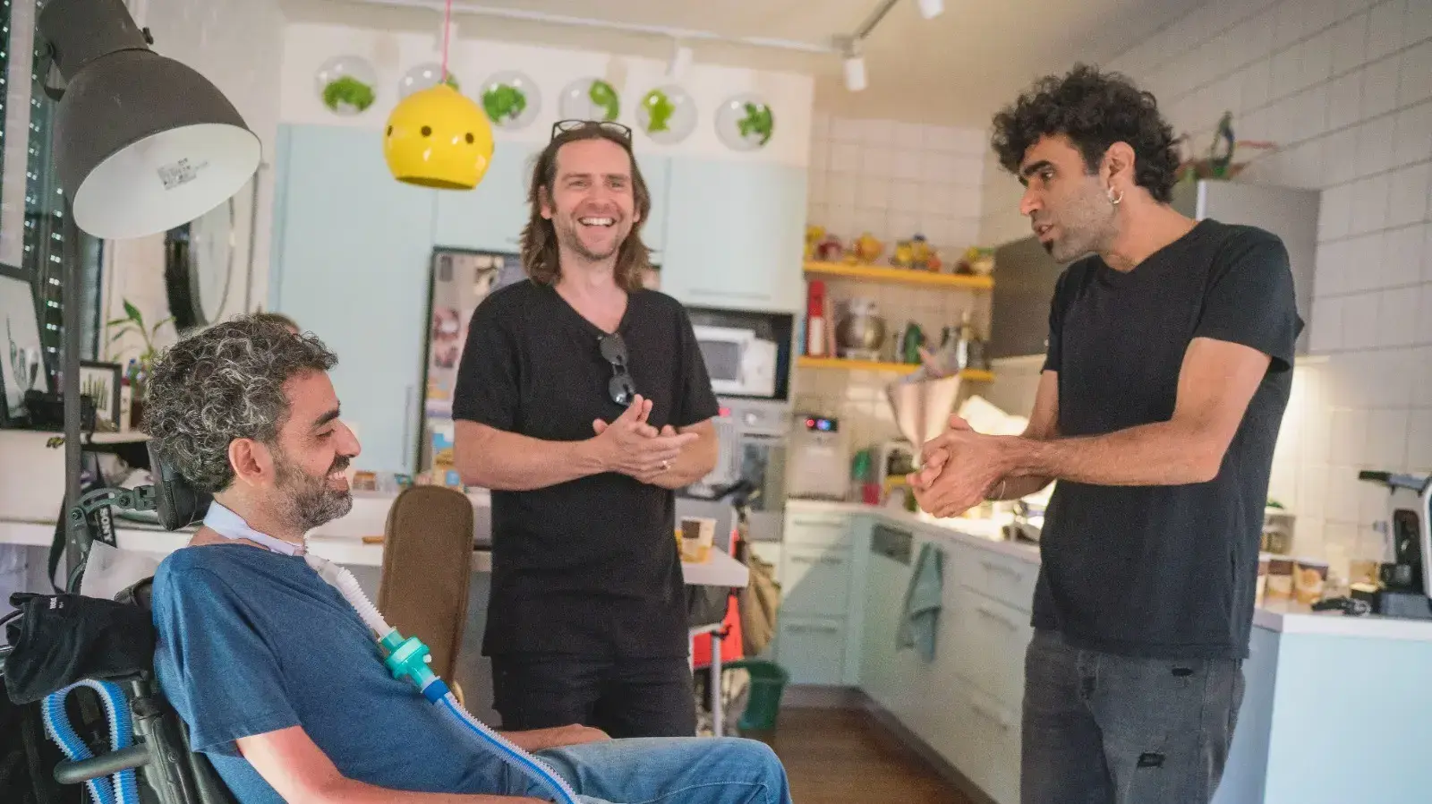 שי משולם, מוזיקאי החולה בניוון שרירים (ALSׂ), עם פיטר רוט שביצע שיר שכתב ושי משה משה שהפיק את אלבומו שי משולם, מוזיקאי החולה בניוון שרירים (ALSׂ), עם פיטר רוט שביצע שיר שכתב ושי משה משה שהפיק את אלבומו