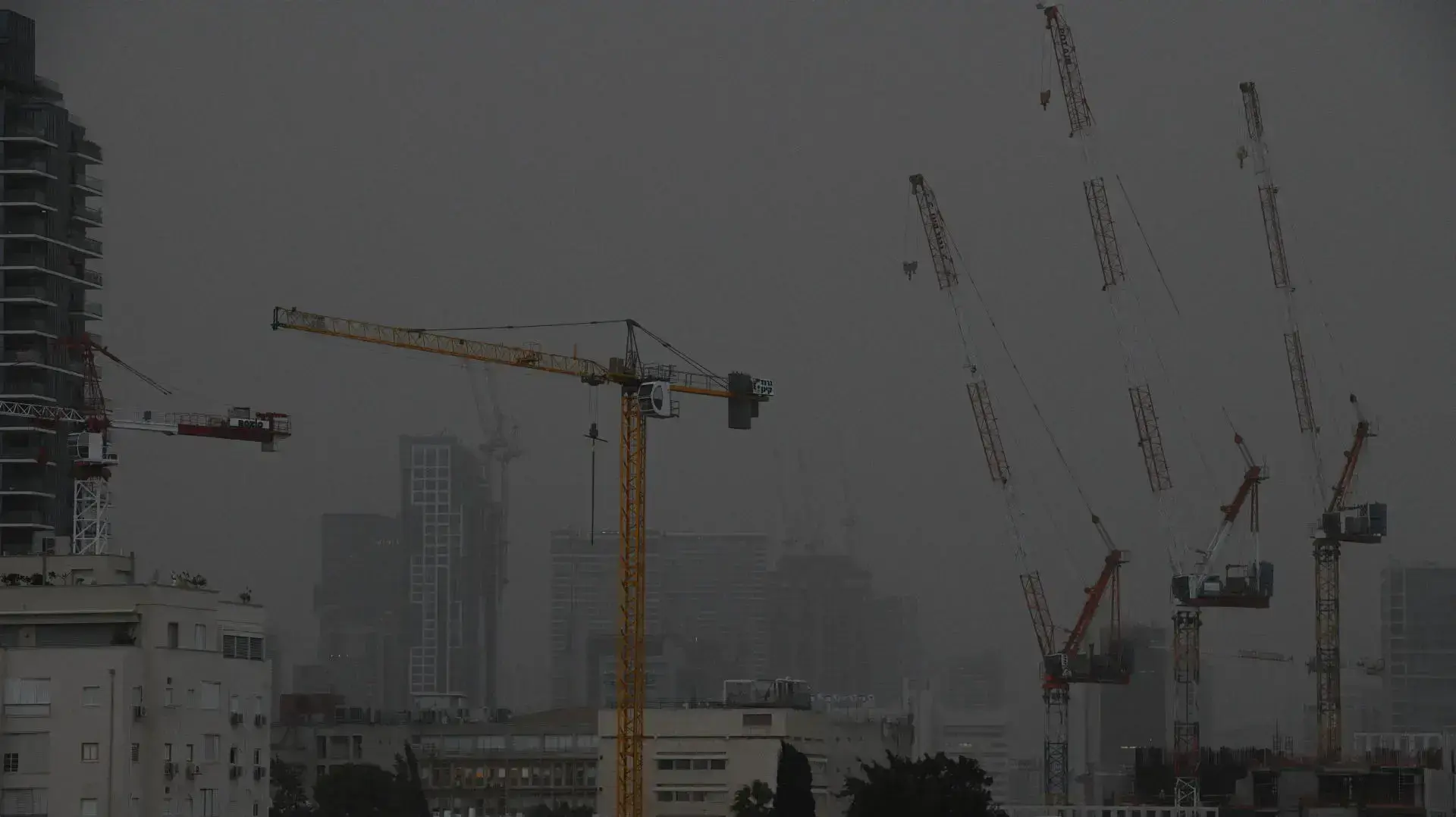 אובך בתל אביב, 8 בדצמבר 2021 אובך בתל אביב, 8 בדצמבר 2021