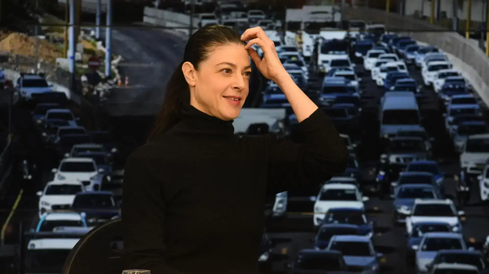 שרת התחבורה מרב מיכאלי בראיון באולפן וואלה, 9 בדמצבר 2021 שרת התחבורה מרב מיכאלי בראיון באולפן וואלה, 9 בדמצבר 2021