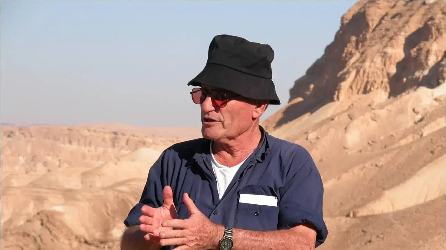 נחום ברוכי,שיר לכת- מורה דרך, מחנך