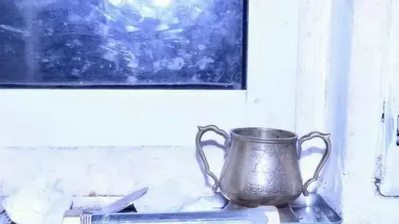 "מטען צינור" וסמים שהותרו בלב שכונה בירושלים "מטען צינור" וסמים שהותרו בלב שכונה בירושלים
