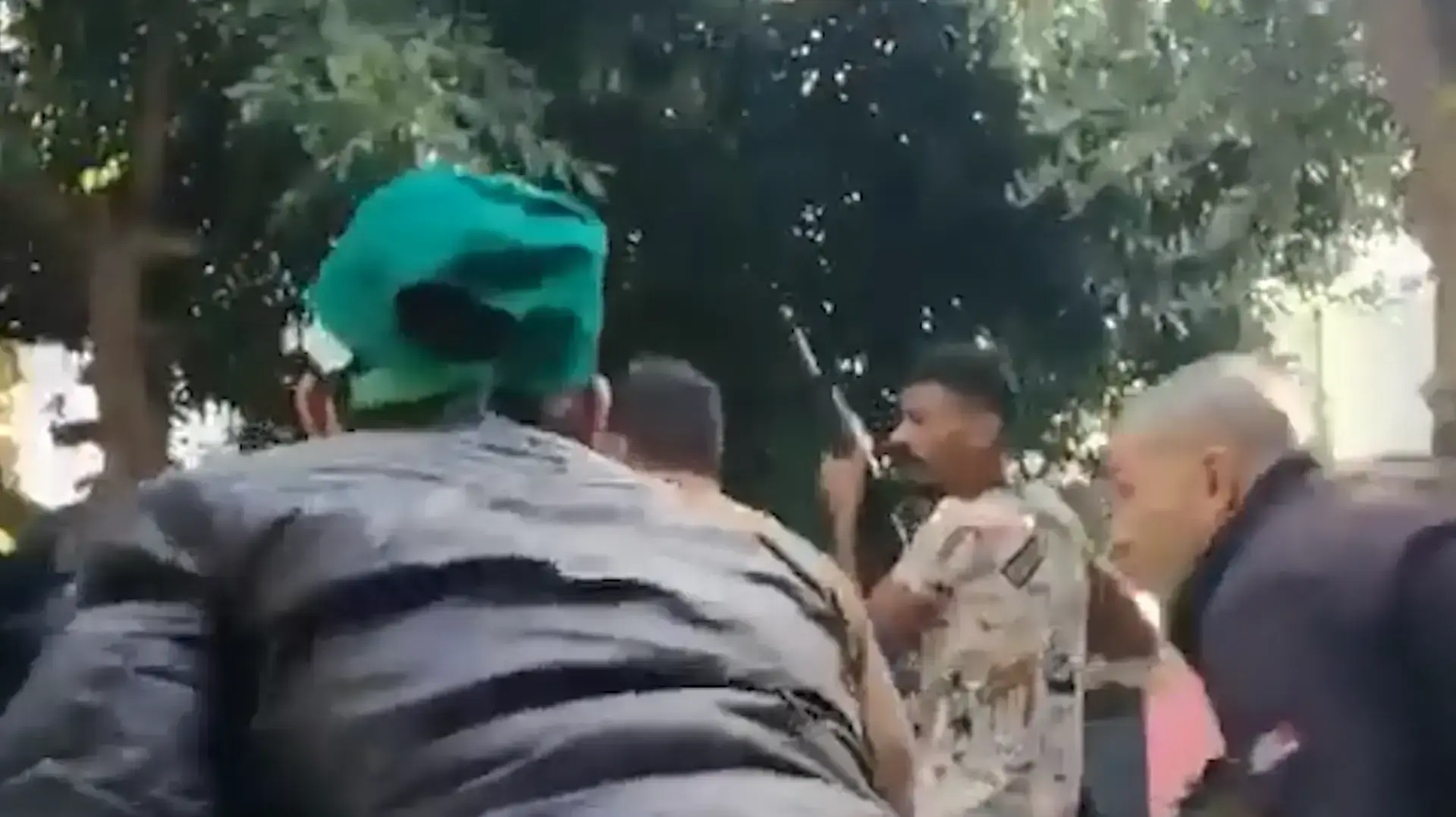 חמושים ירו לעבר משתתפים בהלווית פעיל חמאס שנהרג בפיצוץ מחסן בלבנון, 12 בדצמבר 2021 חמושים ירו לעבר משתתפים בהלווית פעיל חמאס שנהרג בפיצוץ מחסן בלבנון, 12 בדצמבר 2021
