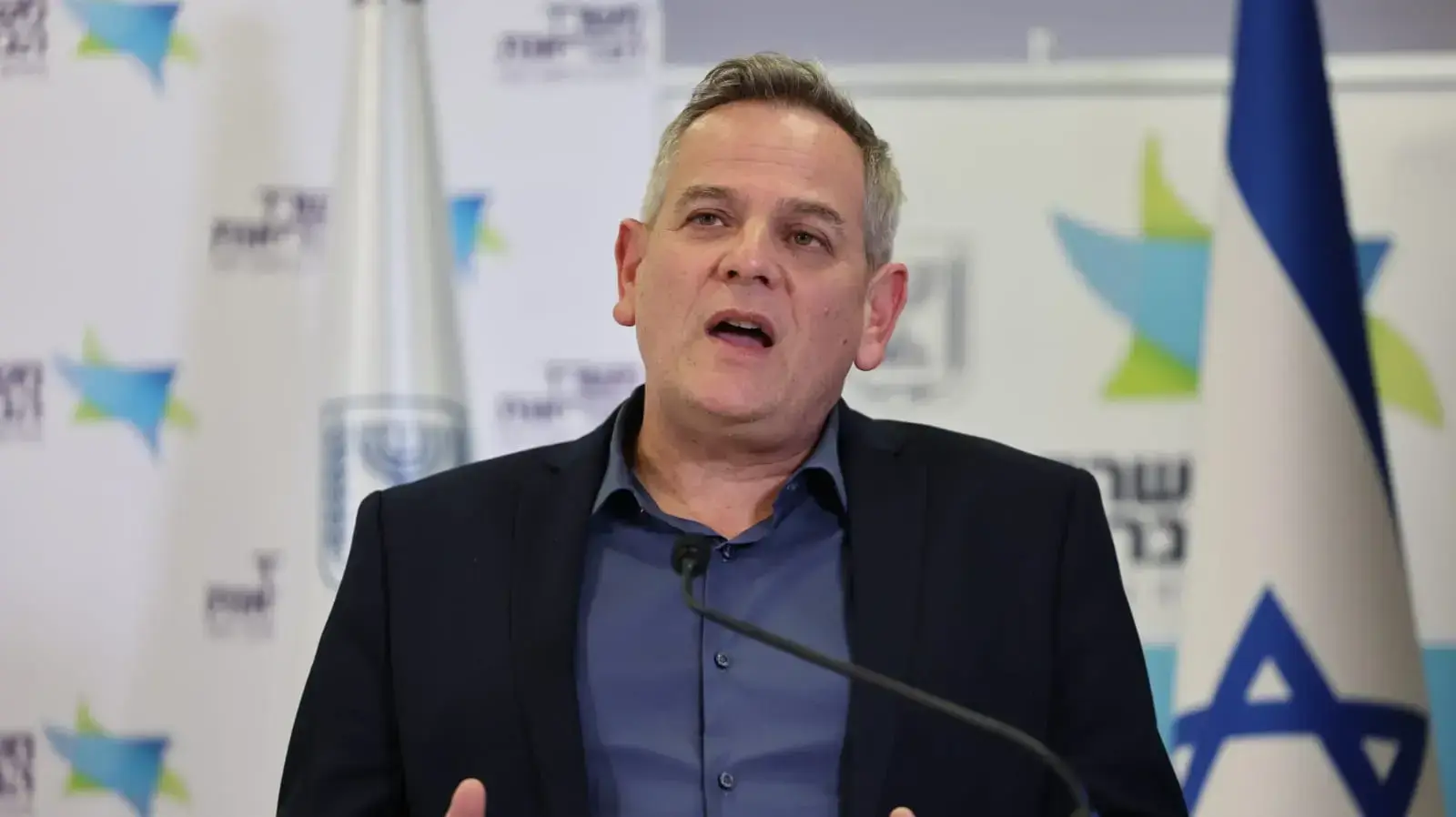 שר הבריאות ניצן הורוביץ במסיבת עיתונאים, 12 בדצמבר 2021 שר הבריאות ניצן הורוביץ במסיבת עיתונאים, 12 בדצמבר 2021