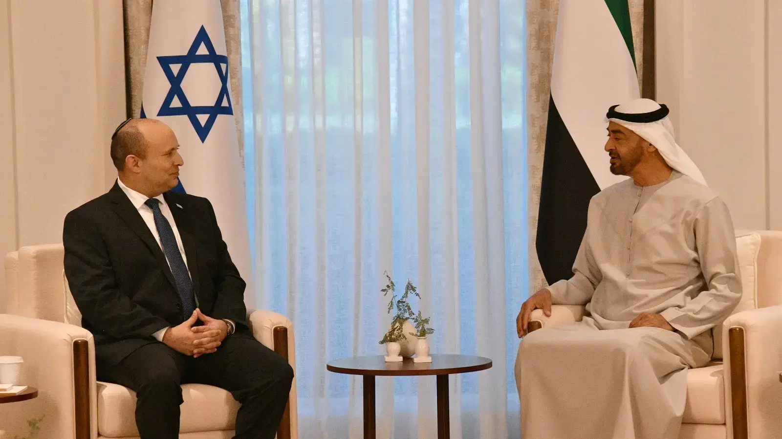 ראש הממשלה, נפתלי בנט, התקבל ע"י יורש העצר, שייח׳ מוחמד בן זאיד, בארמונו הפרטי באבו דאבי, 13 בדצמבר 2021