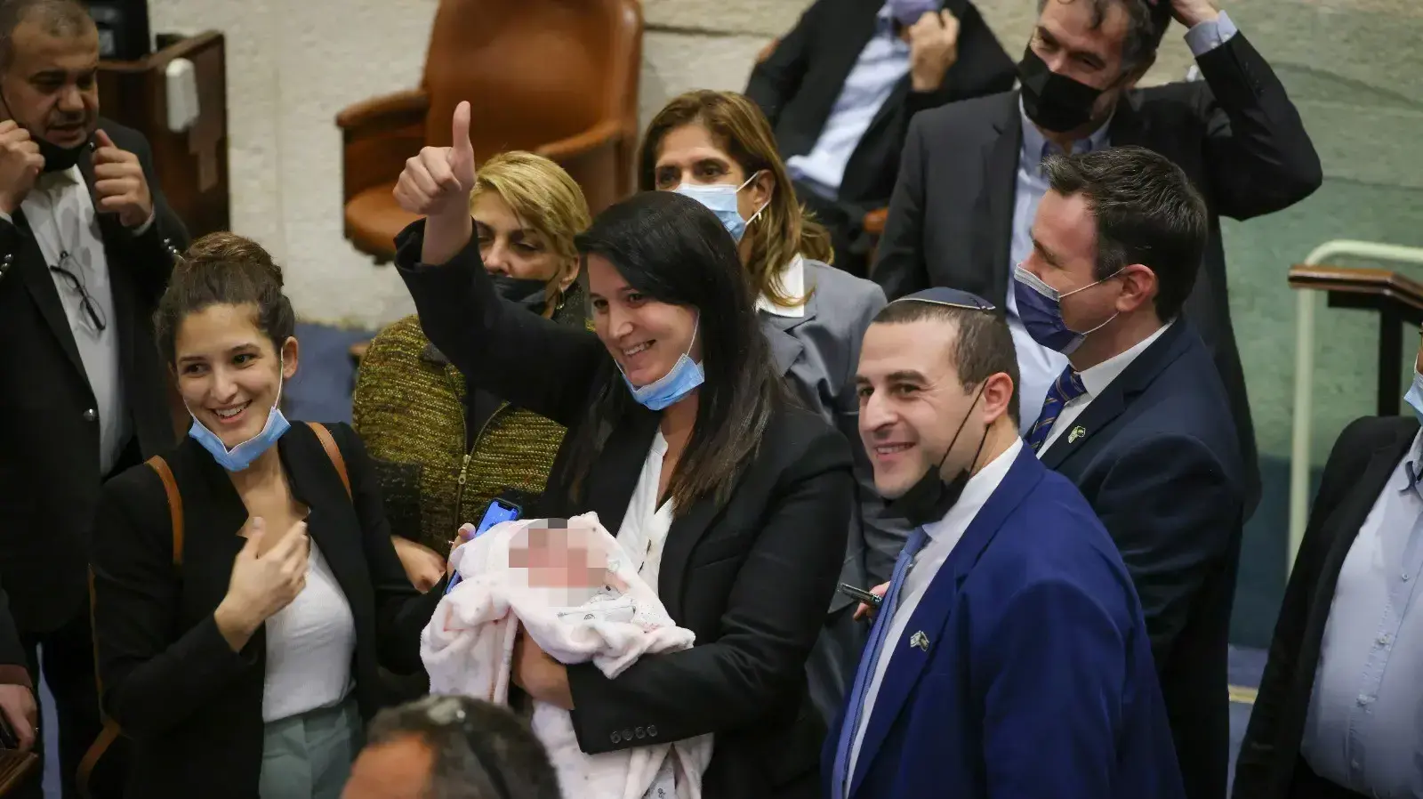 שירלי פינטו במהלך הצבעה במליאה 15 בדמבר 2021