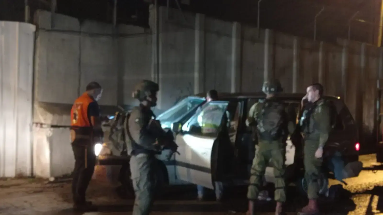 זירת פיגוע בכניסה ליישוב חומש 16 בדצמבר 2021 זירת פיגוע בכניסה ליישוב חומש 16 בדצמבר 2021