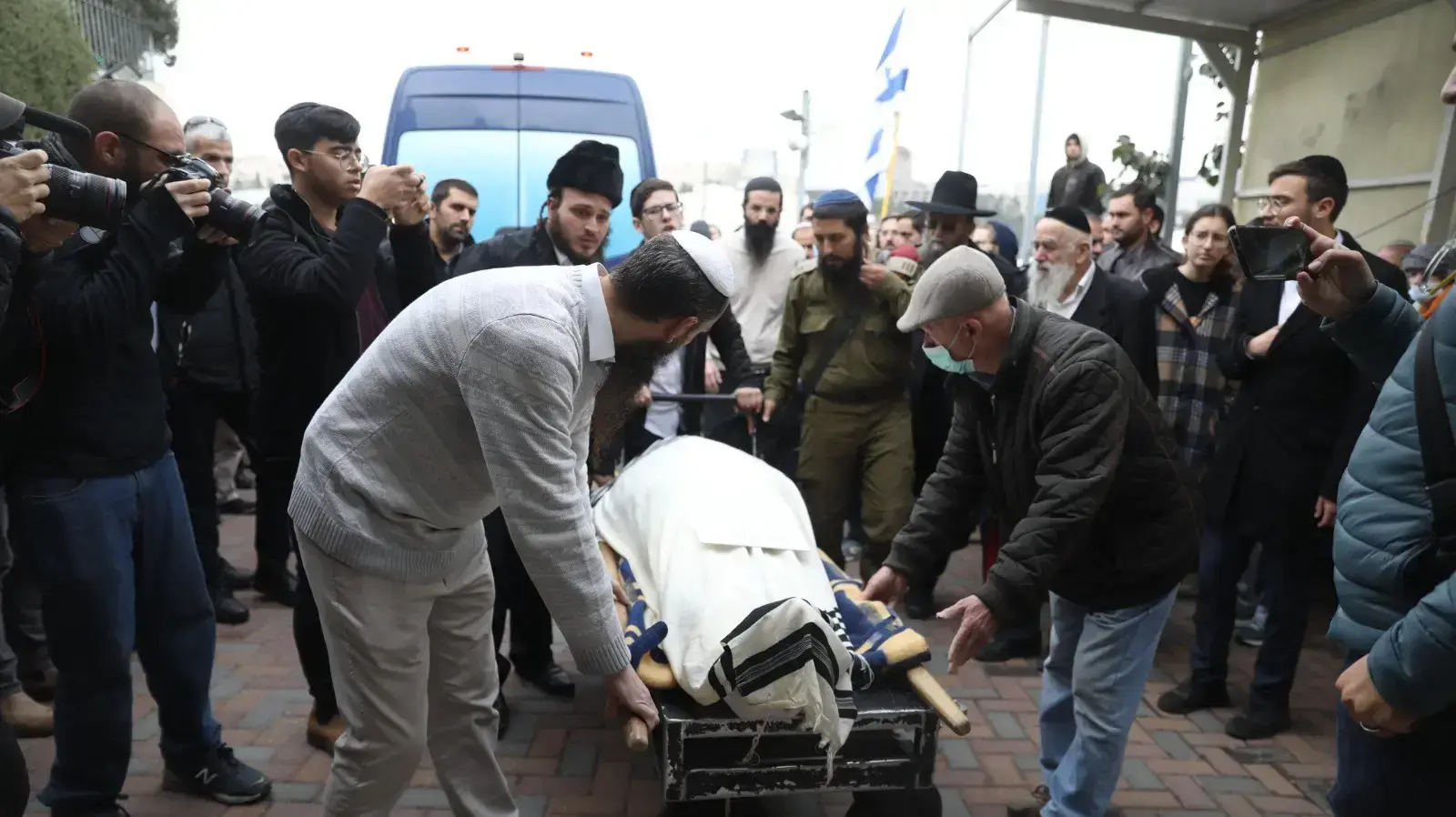 מסע הלוויה של יהודה דימנטמן, הר המנוחות ירושלים,17 בדצמבר 2021 מסע הלוויה של יהודה דימנטמן, הר המנוחות ירושלים,17 בדצמבר 2021