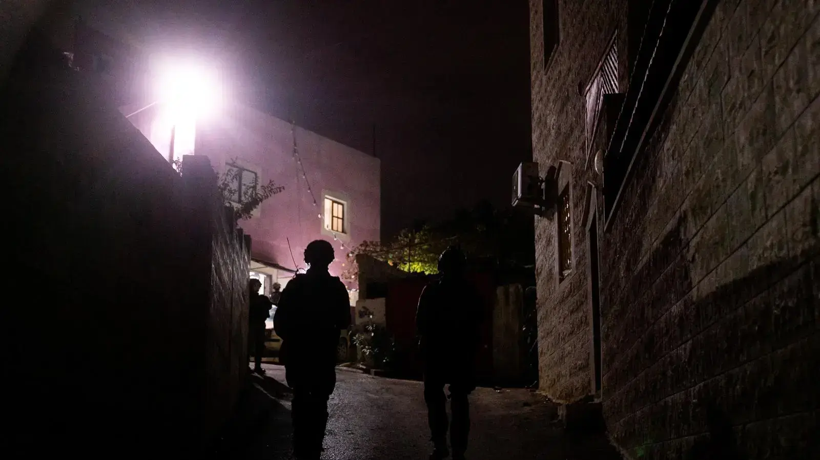 צה"ל מיפה את ביתם של המחבלים החשודים בביצוע פיגוע הירי סמוך לחומש, 20 בדצמבר 2021 צה"ל מיפה את ביתם של המחבלים החשודים בביצוע פיגוע הירי סמוך לחומש, 20 בדצמבר 2021