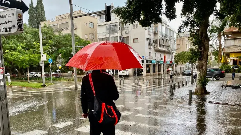 ברד בתל אביב 20 בדצמבר 2021 ברד בתל אביב 20 בדצמבר 2021