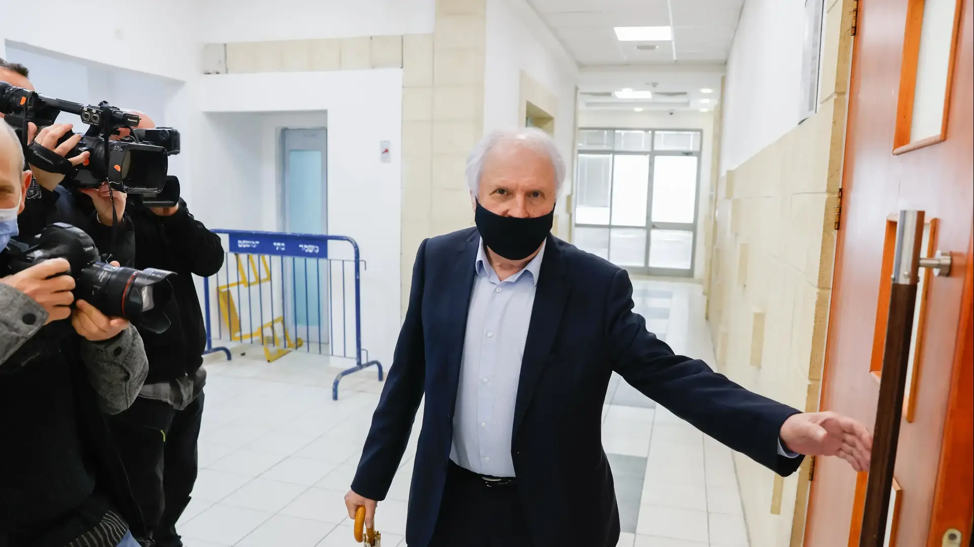 שאול אלוביץ' במשפט תיקי האלפים, בימ"ש מחוזי ירושלים, 22 בדצמבר 2021 שאול אלוביץ' במשפט תיקי האלפים, בימ"ש מחוזי ירושלים, 22 בדצמבר 2021