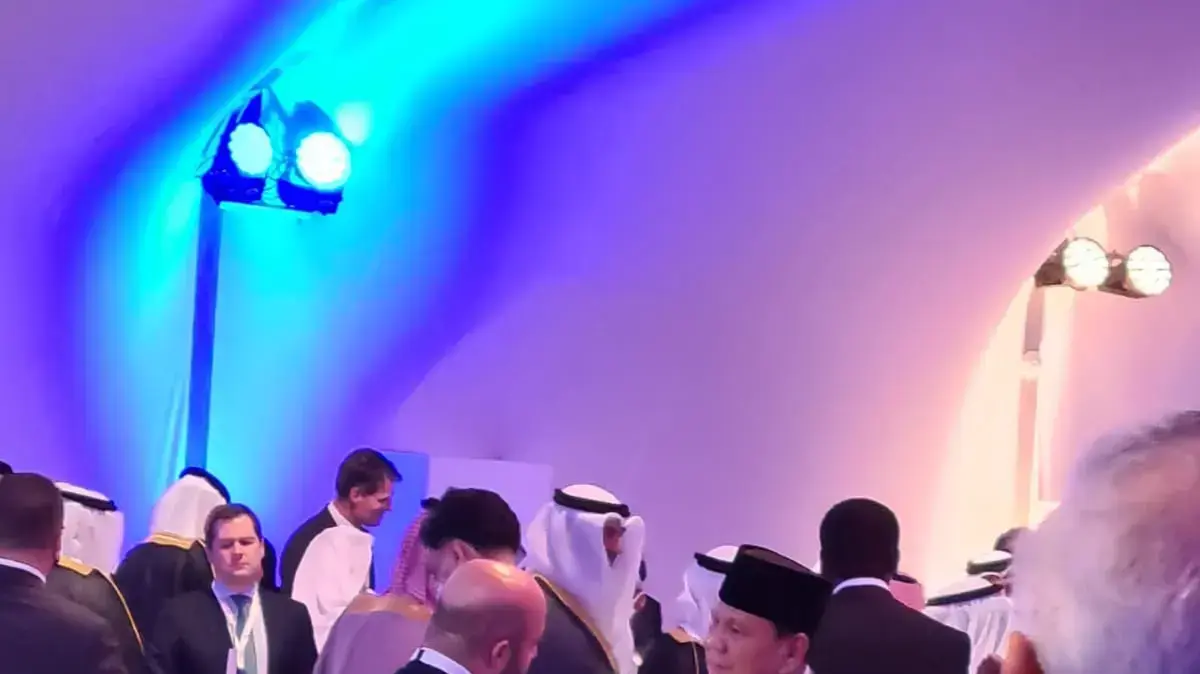 ראש המל"ל איל חולתא ושר ההגנה של אינדונזיה בבחריין, נובמבר 2021 ראש המל"ל איל חולתא ושר ההגנה של אינדונזיה בבחריין, נובמבר 2021