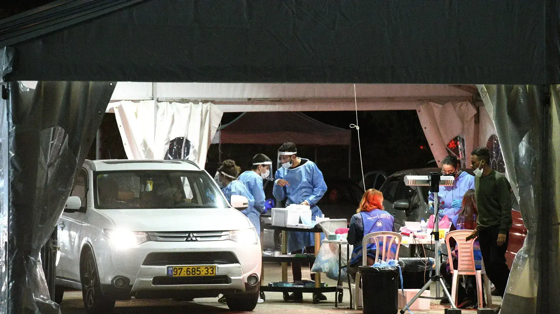 תור לבדיקות קורונה, פתח תקווה, 27 בדצמבר 2021 תור לבדיקות קורונה, פתח תקווה, 27 בדצמבר 2021