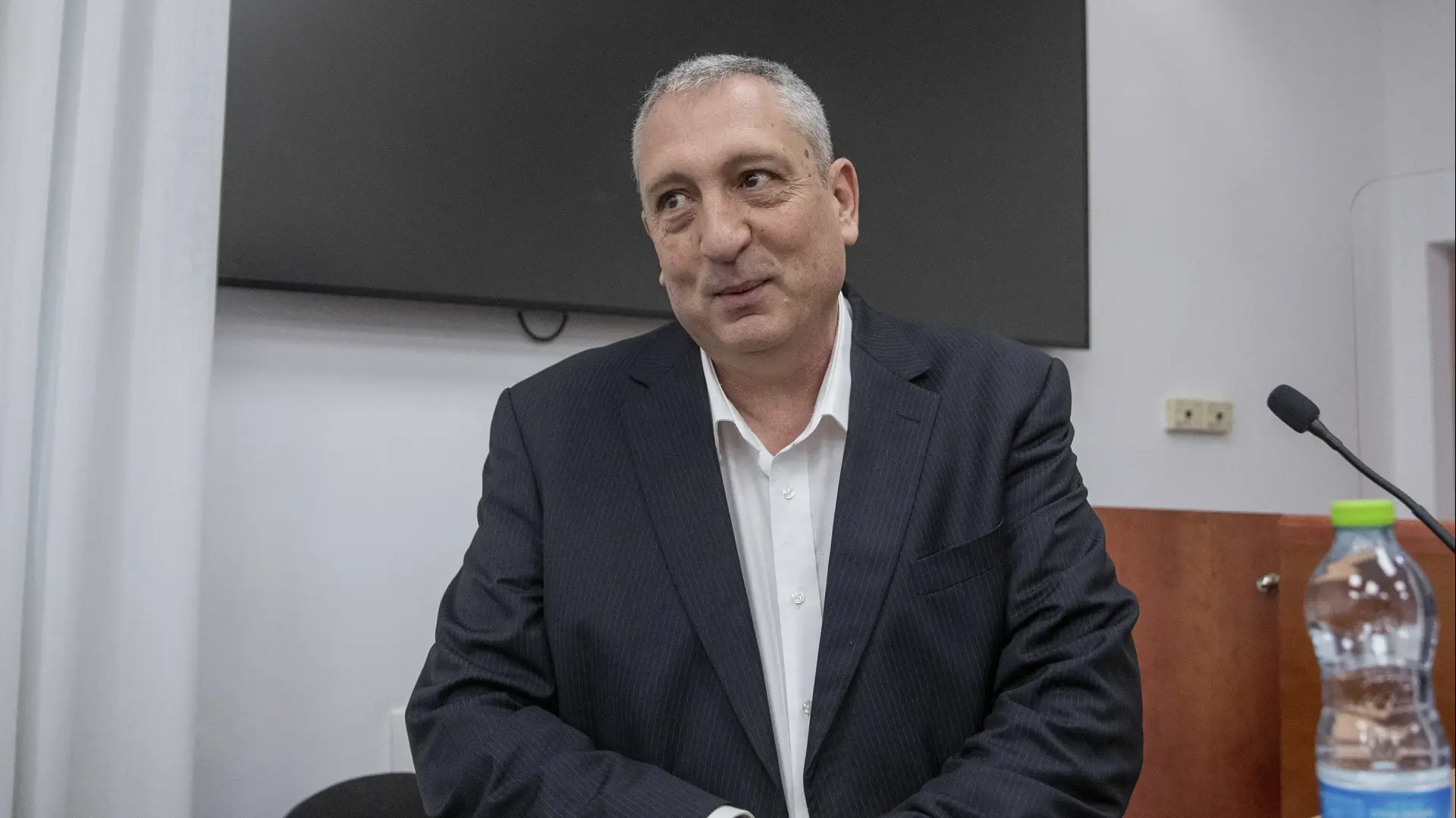 ניר חפץ בדיון בתיקי האלפים, בימ"ש מחוזי ירושלים, 28 בדצמבר 2021 ניר חפץ בדיון בתיקי האלפים, בימ"ש מחוזי ירושלים, 28 בדצמבר 2021