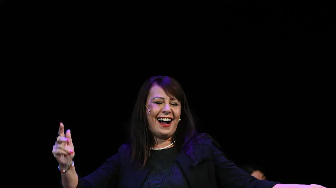 אוולין הגואל בפרזנטציה למחזמר "לעבור את הקיר" בתיאטרון בית ליסין, 29 בדצמבר 2021 אוולין הגואל בפרזנטציה למחזמר "לעבור את הקיר" בתיאטרון בית ליסין, 29 בדצמבר 2021