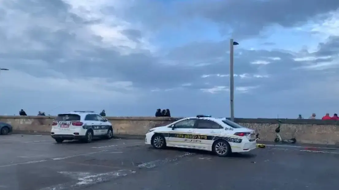 ניידת משטרה. 1 בינואר 2021 ניידת משטרה. 1 בינואר 2021