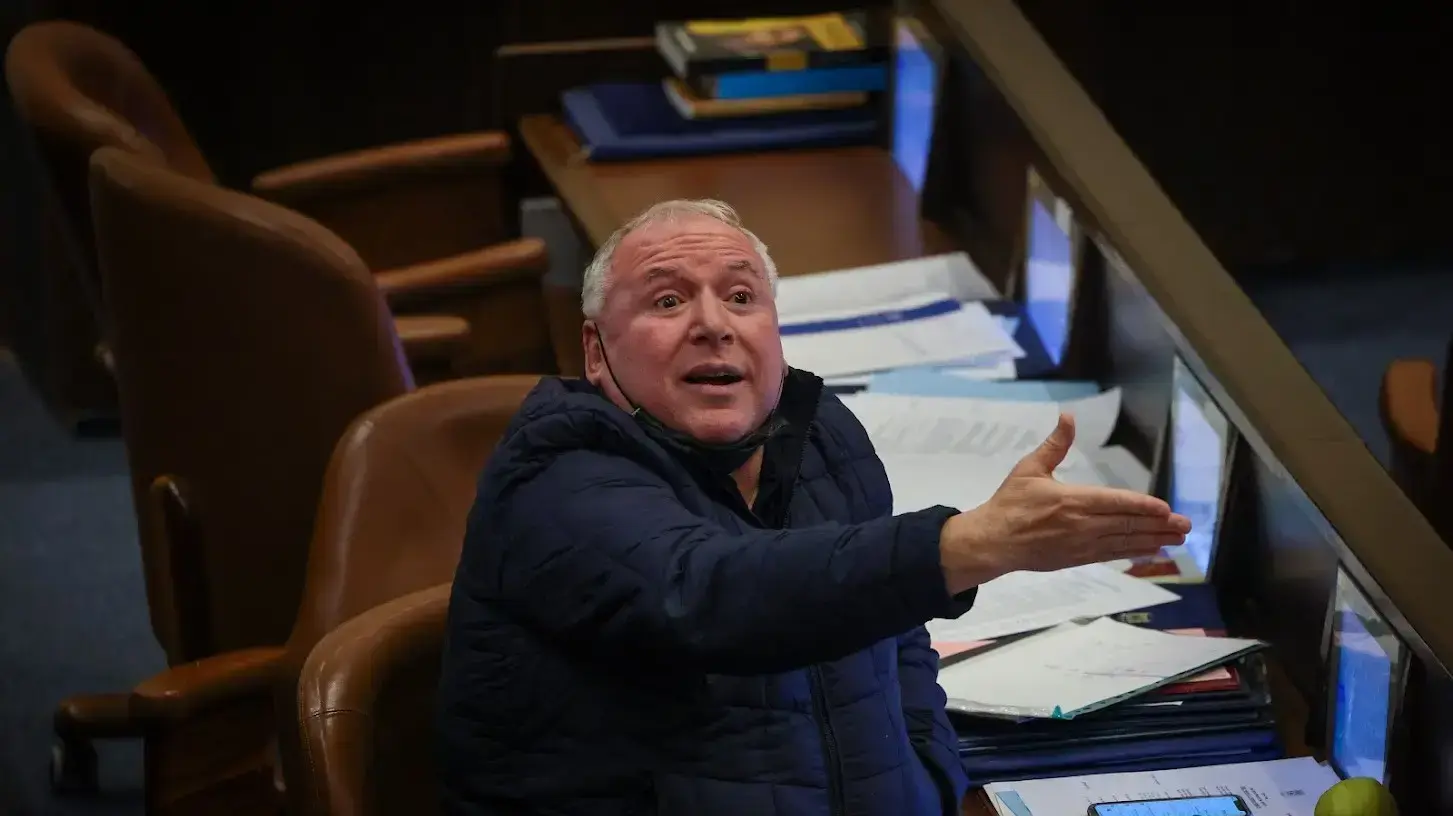 דודי אמסלם במהלך כינוס מליאת הכנסת 3 בינואר 2022 דודי אמסלם במהלך כינוס מליאת הכנסת 3 בינואר 2022