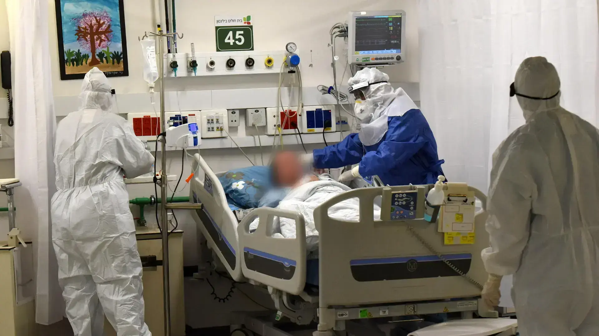 מחלקת קורונה בחניון התת קרקעי ,בית חולים בילינסון, פתח תקווה, 5 בינואר 2022