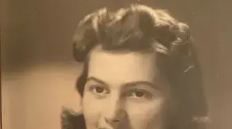 סטלה ביכלר בצעירותה סטלה ביכלר בצעירותה