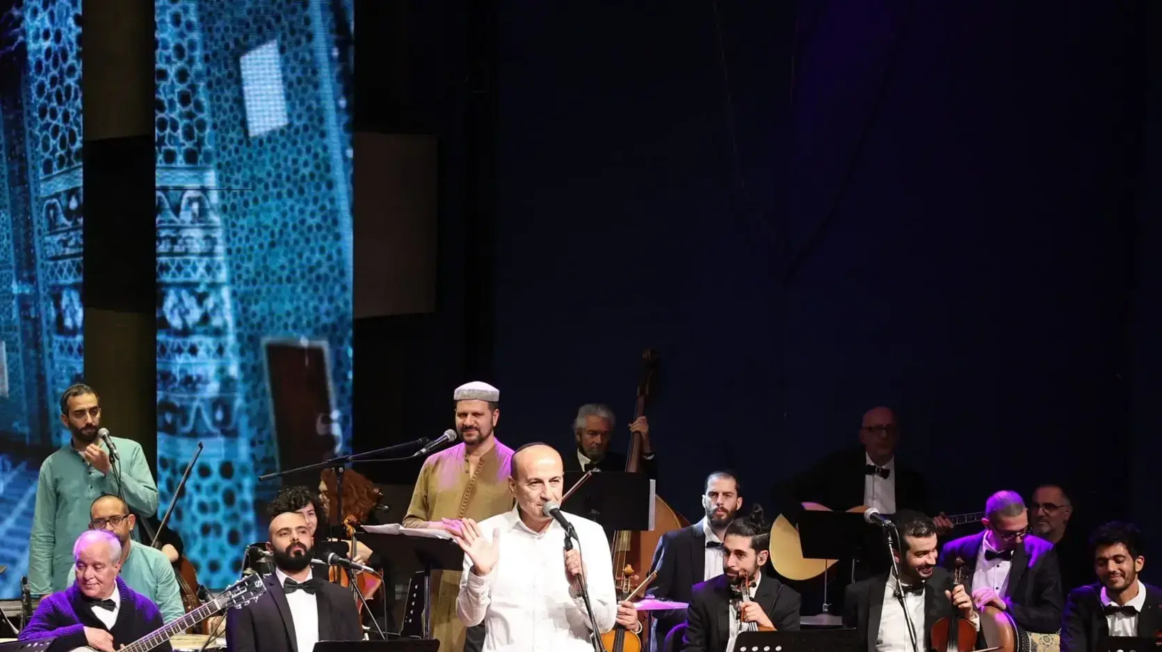 איציק קלה במופע עם התזמורת האנדלוסית הישראלית אשדוד איציק קלה במופע עם התזמורת האנדלוסית הישראלית אשדוד