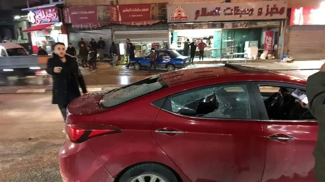 נזק נגרם למספר כלי רכב פלסטינים ובתי עסק בכפר חווארה שבשומרון נזק נגרם למספר כלי רכב פלסטינים ובתי עסק בכפר חווארה שבשומרון