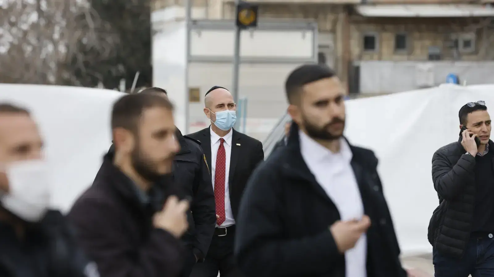 אמיר אוחנה בהלווית מרים נאור, סנהדריה, 25 בינואר 2022 אמיר אוחנה בהלווית מרים נאור, סנהדריה, 25 בינואר 2022