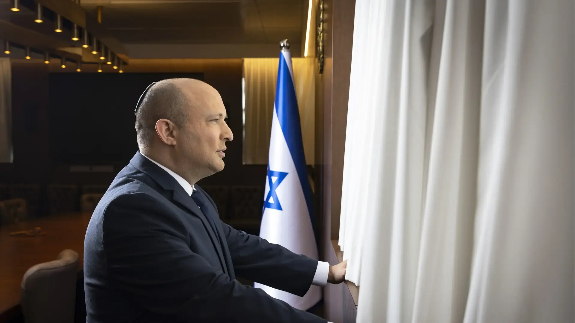 ראש הממשלה, נפתלי בנט בריאיוןן לעיתון מעריב 27 בינואר 2022 ראש הממשלה, נפתלי בנט בריאיוןן לעיתון מעריב 27 בינואר 2022