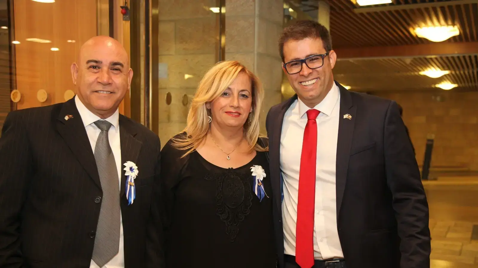 חבר הכנסת אורן חזן לצד אמו ואביו חכ"ל יחיאל חזן פתיחת הכנסת ה-20 31.3.2015 חבר הכנסת אורן חזן לצד אמו ואביו חכ"ל יחיאל חזן פתיחת הכנסת ה-20 31.3.2015