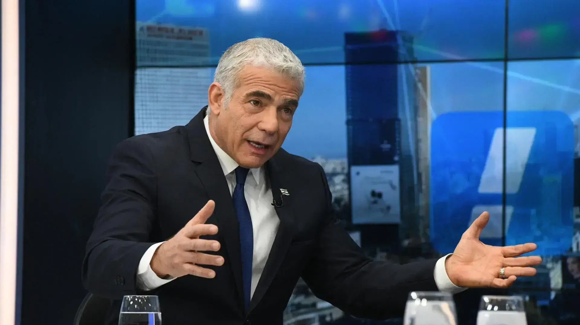ראיון שר החוץ יאיר לפיד באולפן וואל ה2 בפברואר 2022 ראיון שר החוץ יאיר לפיד באולפן וואל ה2 בפברואר 2022