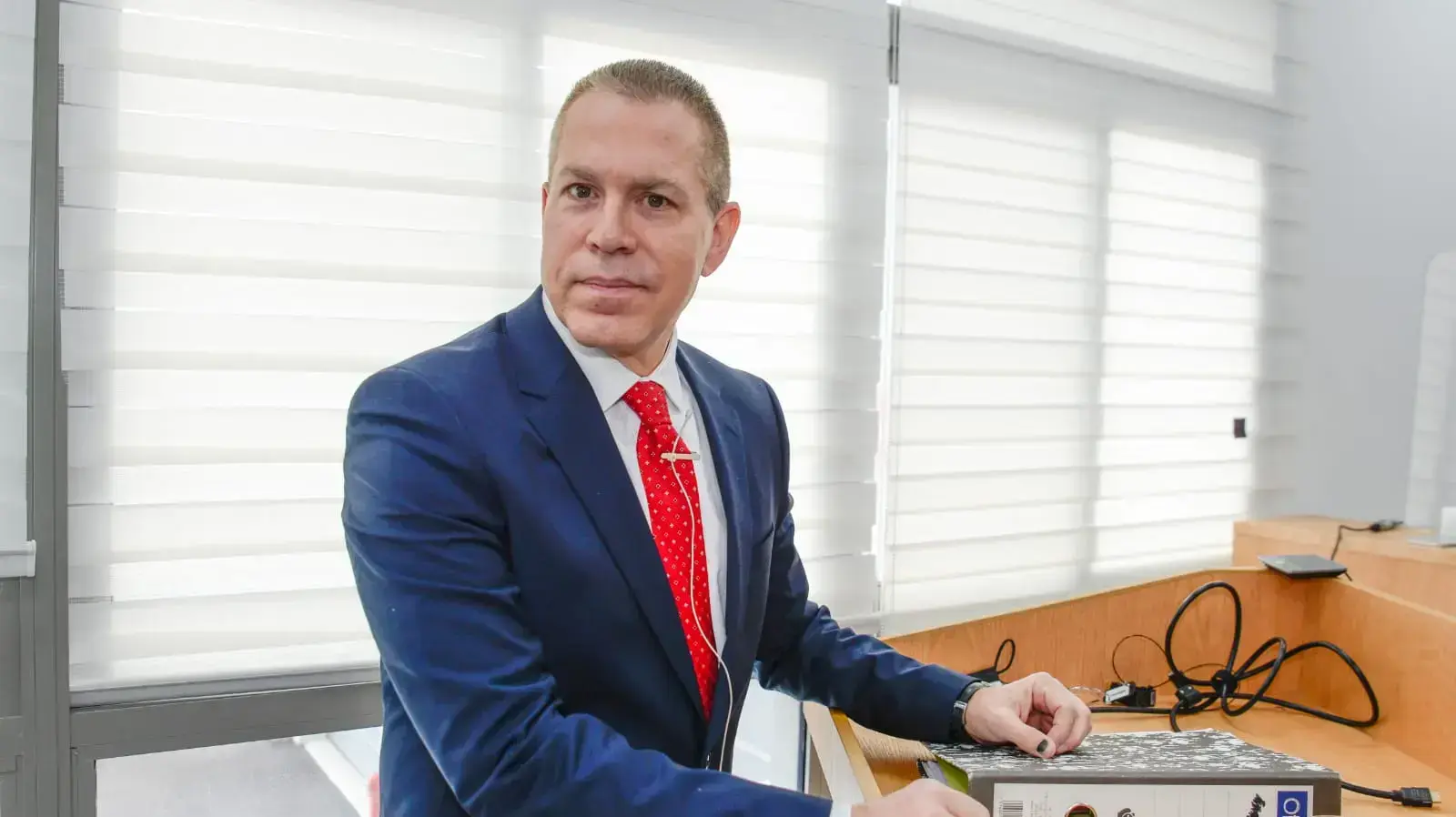 גלעד ארדן מעיד בועדת החקירה של בריחת האסירים מכלא גלבוע גלעד ארדן מעיד בועדת החקירה של בריחת האסירים מכלא גלבוע