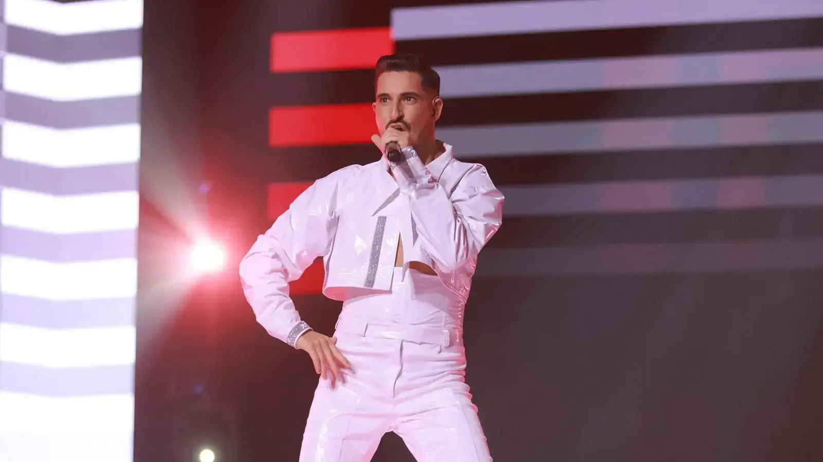 מיכאל בן דוד זוכה ב"אקס פקטור לאירוויזיון" מיכאל בן דוד זוכה ב"אקס פקטור לאירוויזיון"
