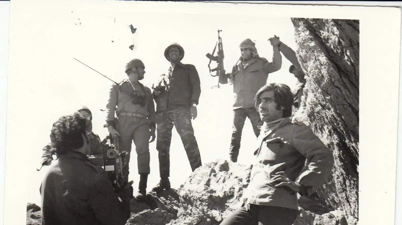 צילומים בלעדיים של הסורים מכיבוש החרמון ביום כיפור-מביימים סצינת שמחה צילומים בלעדיים של הסורים מכיבוש החרמון ביום כיפור-מביימים סצינת שמחה