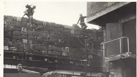 צילומים בלעדיים של הסורים מכיבוש החרמון ביום כיפור-חיילים סורים בדרכם לתפוס מחסה בשעת הפגזה ישראלית צילומים בלעדיים של הסורים מכיבוש החרמון ביום כיפור-חיילים סורים בדרכם לתפוס מחסה בשעת הפגזה ישראלית