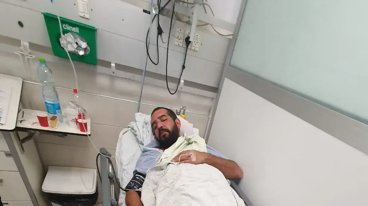 קורבן הלינץ' בבת ים לאחר שניסה לשים קץ לחייו במהלך אשפוזו בביה"ח איכילוב קורבן הלינץ' בבת ים לאחר שניסה לשים קץ לחייו במהלך אשפוזו בביה"ח איכילוב