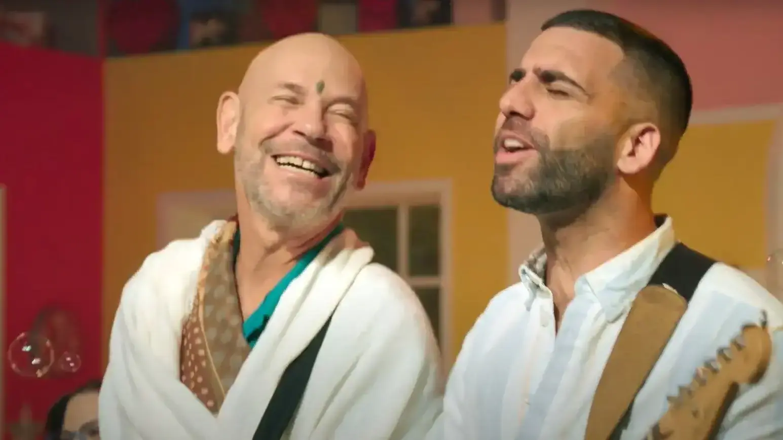 צילום מסך מתוך "מתנות קטנות" צילום מסך מתוך "מתנות קטנות"