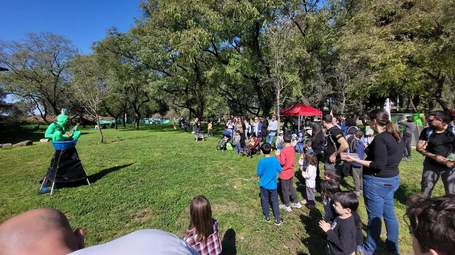 פעילות מצילים את הצפרדע במסגרת בתי הגידול המימיים בגן הלאומי ירקון תל אפק, 12 בפברואר, 2022 פעילות מצילים את הצפרדע במסגרת בתי הגידול המימיים בגן הלאומי ירקון תל אפק, 12 בפברואר, 2022