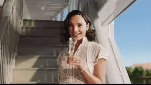 גל גדות מתוך הסרט "מוות על הנילוס" גל גדות מתוך הסרט "מוות על הנילוס"