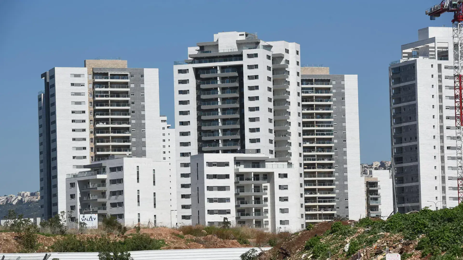 בנייני מגורים בטירת כרמל