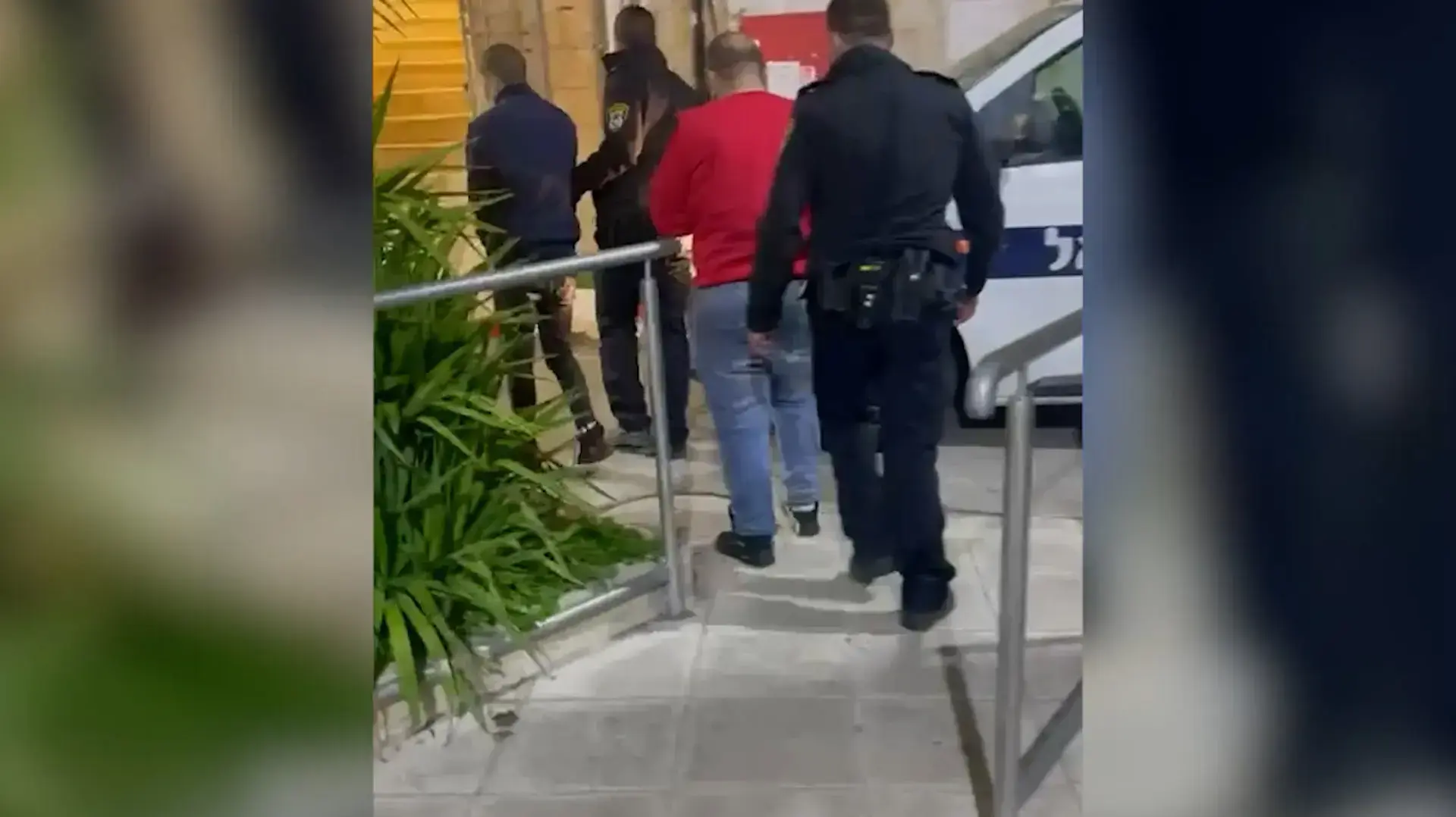 נעצרו לאחר שהשפילו אדם עם מוגבלות בעיר העתיקה בירושלים והעלו לטיקטוק נעצרו לאחר שהשפילו אדם עם מוגבלות בעיר העתיקה בירושלים והעלו לטיקטוק